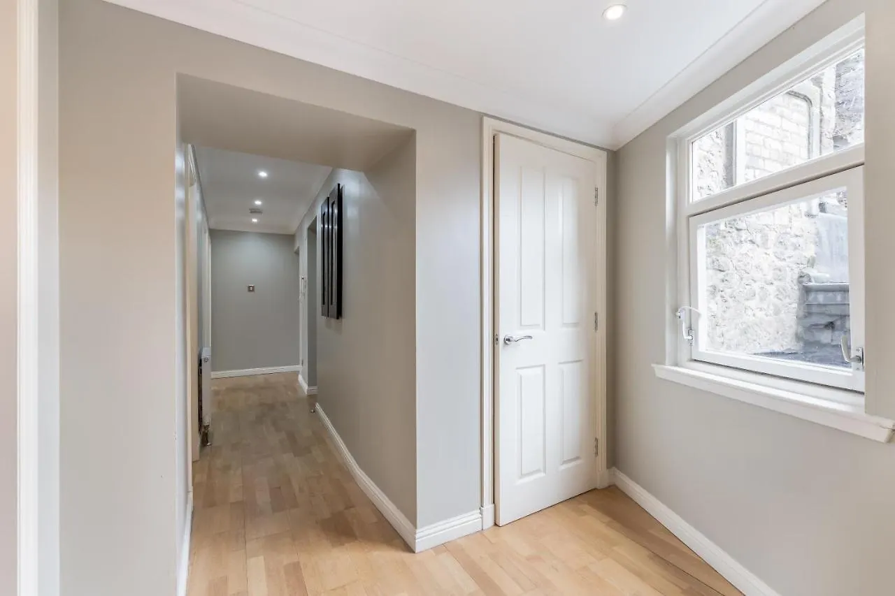 Royal Mile Apartments By Joivy Edimburgo 0*,  Reino Unido