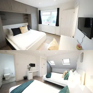 grand-airport-ensuites.brighton-hotels-england.com/