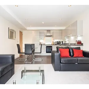 https://luxury-modern-apartment-in-york-sleeps-4.yorkshirehotels.net