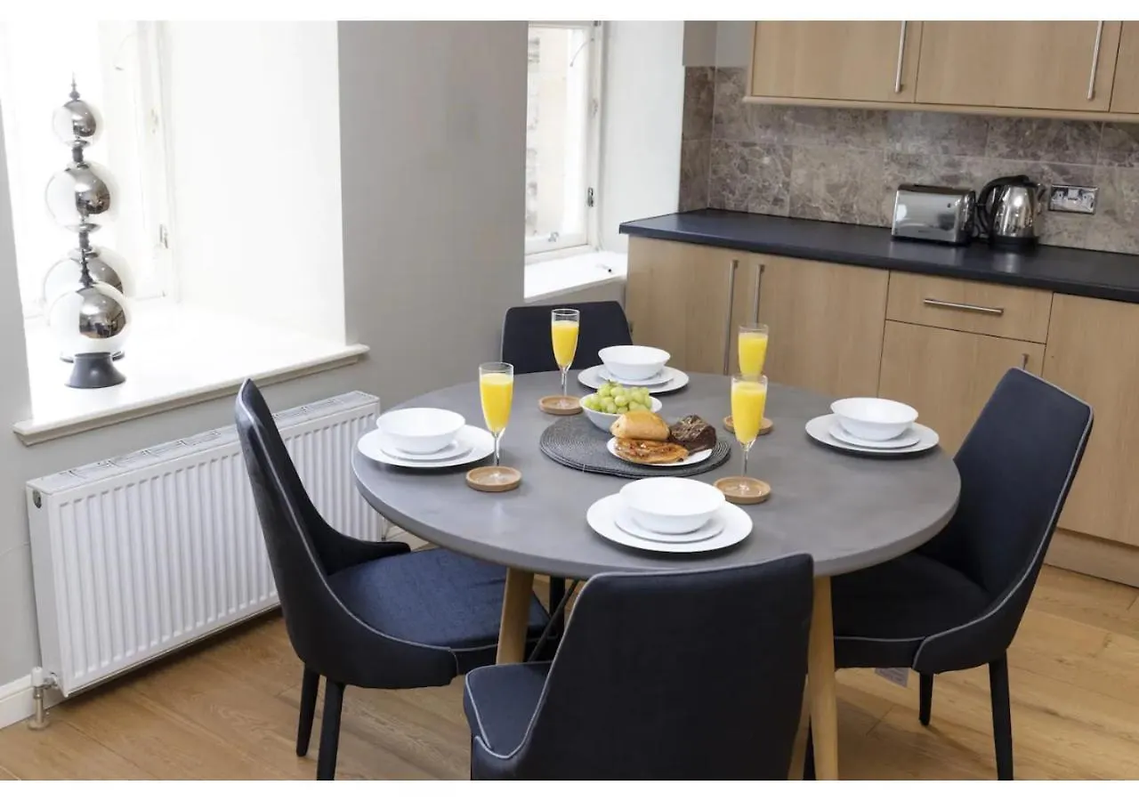Royal Mile Apartments By Joivy Edinburgh 0*,